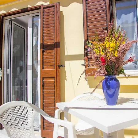 Casa Dei Fiori Lägenhet *